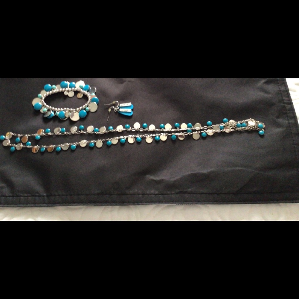3 piece jewelry set with necklace, bracelet and earrings
